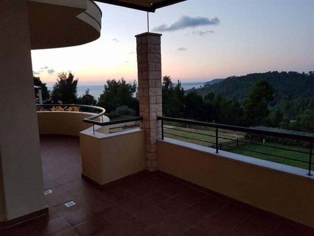 #Luxlikehome Hill Summer Villa Elani Buitenkant foto